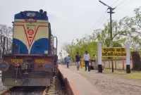 ঘুমন্ত স্ত্রীকে হত্যা করে আত্মঘাতী স্বামী