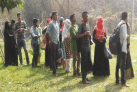 পার্কে অশ্লীল কার্যকলাপে লিপ্ত থাকায় ১১ জোড়া প্রেমিক প্রেমিকাকে জরিমানা পার্কে অশ্লীল কার্যকলাপে লিপ্ত থাকায় ১১ জোড়া প্রেমিক প্রেমিকাকে জরিমানা