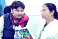 গান্ধীজি নন বেঁচে থাকলে নেতাজিই হতেন জাতির জনক: অনুপম হাজরা গান্ধীজি নন বেঁচে থাকলে নেতাজিই হতেন জাতির জনক: অনুপম হাজরা