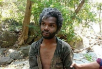 ক্ষুদার তাড়নায় ভাত চুরি করে খাওয়ায় পাগল যুবককে পিটিয়ে হত্যা! ক্ষুদার তাড়নায় ভাত চুরি করে খাওয়ায় পাগল যুবককে পিটিয়ে হত্যা!