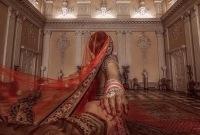 বিয়ের উপহারের বাক্সে বোমা, মারা গেলেন স্বামী