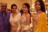 দুই মেয়ের জন্য ঠিক কত টাকা রেখে গেলেন শ্রীদেবী?