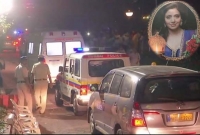 দীর্ঘ অপেক্ষার পর কড়া নিরাপত্তায় মুম্বাইয়ের বাড়িতে শ্রীদেবীর মৃতদেহ 