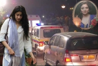 হৃদয় বিদারক দৃশ্য : মৃত্যুর তিন দিন পর মাকে পেয়ে যা করলেন মেয়ে জাহ্নবী