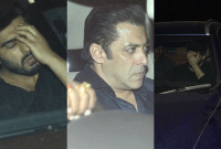 সৎ মা শ্রীদেবীকে দেখতে এসে মুখ ঢাকলেন অর্জুন