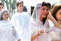 শ্রীদেবীর শেষ যাত্রায় জ্যাকলিন খুশি, হাসি জয়া বচ্চনের মুখেও!