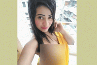 ফেসবুকে ‘অশালীন’ ছবি, বাসায় উকিল নোটিস- যা বললেন নায়িকা