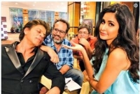 ক্যাটরিনার সঙ্গে বসে চেয়ারেই ঘুমিয়ে পড়ছেন শাহরুখ খান!