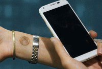 ঘাম থেকেই উৎপন্ন হবে বিদ্যুৎ, চার্জ হবে মোবাইলও!