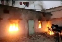 মৃত সন্তানকেই মায়ের গর্ভে ঢোকালেন চিকিৎসক! আগুন জ্বলল...