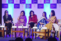 ‘পুরুষের লালসার কাছে আত্মসমর্পণ করছেন নায়িকারা’