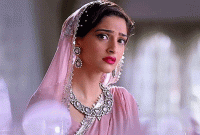 অবশেষে বিয়ের পিঁড়িতে সোনম কাপুর!