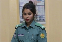 শাহজালালের মাজার থেকে পুলিশের পোশাক পরা সুন্দরী তরুণী আটক