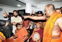 শ্রীলঙ্কায় আতঙ্কিত মুসলমানরা বললেন, ‘জানি না কোথায় যাব’