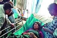 বীভৎস সেই দৃশ্য মনে করে বেডে শুয়ে কাঁদছেন স্বামী-সন্তান হারানো এ্যানি!