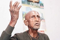 গ্রামবাসী রামায়ণ ও গীতার শিক্ষা দেন সাদিক মিয়া