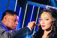 এবার পপির মেকআপ ম্যান ড. মাহফুজুর রহমান!