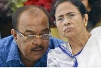 শুধুই প্রেম করছিস, নাকি কাজও করছিস?: মন্ত্রীকে মমতা