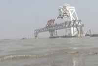 পদ্মায় ২০ যাত্রী নিয়ে স্পিডবোট ডুবি