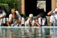 অজু করার সময় যে দোয়াটি পাঠ করলে অজুর পানির সাথে গোনাহসমূহ ধুয়ে যায়