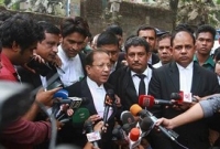 খালেদা জিয়ার কী হয়েছে জানতে চান তার আইনজীবীরা