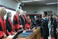 ইতালিতে ডাক্তার হয়ে আলোড়ন সৃষ্টি করলেন বাংলাদেশী সাদিক