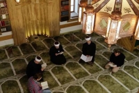 ইসলামের নিয়মানুযায়ী স্বপ্নে মৃত ব্যক্তিকে দেখলে জরুরীভাবে যা করা উচিৎ, খুবই জরুরি জেনে রাখুন