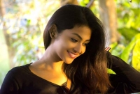 ছাদ থেকে ঝাঁপ দিয়ে আত্মহত্যার চেষ্টা উঠতি মডেলের