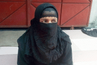 পরীক্ষার টেবিলে না বসে বিষের বোতল হাতে এখনও প্রেমিকের বাড়িতে অনশন