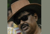 মেয়েদের শরীর মহামূল্যবান সম্পদ, ঢেকে রাখতে অসুবিধে কি?