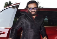 রায় ঘোষণার আগেই মেজাজ হারালেন সাইফ, ধমক দিলেন চালককে!