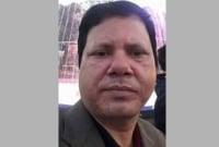 ফল হাতে সান্ত্বনা দিতে গিয়েছিলেন কামরুল, ছিলেন মানববন্ধনেও!