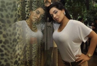 বয়ফ্রেন্ডের সঙ্গে ঘনিষ্ঠ দৃশ্যে মীরা, ইউটিউবে তোলপাড় সেই ভিডিও!