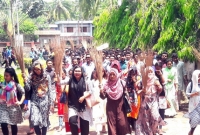 ছাত্রলীগ নেতার বহিষ্কার দাবিতে পবিপ্রবিতে শিক্ষার্থীদের ঝাড়ু মিছিল