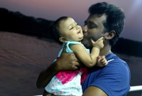 আপনাদের ভালোবাসাই পারে ছোট্ট এই মামনির কাছে তার বাবাটাকে ফিরিয়ে দিতে