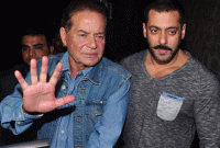 আমার সুখের সংসারে আগুন লেগেছে : সালমানের বাবা