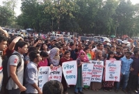 ঢাবির হল থেকে বের করে দেওয়া ছাত্রীদের ২৪ ঘণ্টার মধ্যে হলে ফেরানোর আল্টিমেটাম