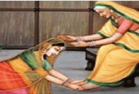 ইসলামে পায়ে ধরে সালাম করা কি জায়েজ? জেনে নিন...