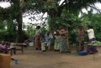 ক্ষুধার জ্বালায় ঘাস খাচ্ছেন কঙ্গোর মানুষ!