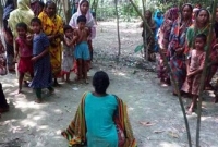 বিয়ে না করলে আত্মহত্যার আল্টিমেটাম দিয়ে প্রধান শিক্ষকের বাড়িতে এইচএসসি পরীক্ষার্থী