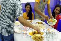 নারায়ণগঞ্জে বিয়ের খাবার দিতে দেরি হওয়ায় এ কী করলো বর!