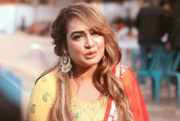 মান্না-শাকিবের নায়িকা ছিলাম, যার তার সিনেমা করবো না : পলি