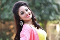 অবাক হলেও সত্যি, আট নায়কের এক নায়িকা!