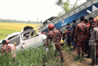 অ্যাম্বুলেন্সে করে শ্যালিকার লাশ নিয়ে ফেরার পথে প্রাণ গেল আরও দুইজনের!