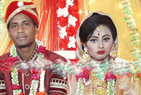 সেখানেই জাঁকজমকপূর্ণ বিয়ের পিঁড়িতে বসেছে সেই মুন্নি সেখানেই জাঁকজমকপূর্ণ বিয়ের পিঁড়িতে বসেছে সেই মুন্নি