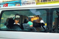 রাজধানীতে বরের গাড়ি থেকে কনে ছিনতাই!