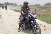 দুর্গম চর ও ভাঙা রাস্তা অতিক্রম করে ক্যাম্প পরিদর্শনে বিজিবি মহাপরিচালক