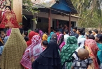 ঈশ্বরদীতে বৌভাতের দিনেই স্বামী হারিয়ে বিধবা লাবনী! ঈশ্বরদীতে বৌভাতের দিনেই স্বামী হারিয়ে বিধবা লাবনী!