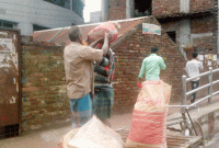 ‘দিবসে আমগো ভাগ্যের বদল হয় না’