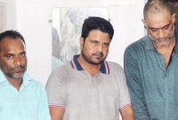 এবার ইয়াবাসহ বিএসএমএমইউ’র ডাক্তার আটক এবার ইয়াবাসহ বিএসএমএমইউ’র ডাক্তার আটক